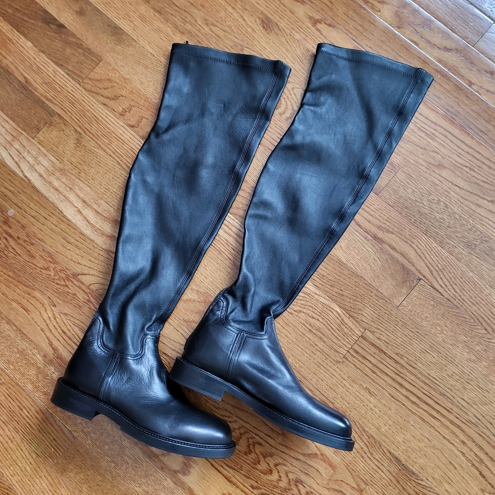 La CANADIENNE Sleek Black Leather Over the Knee Boots
